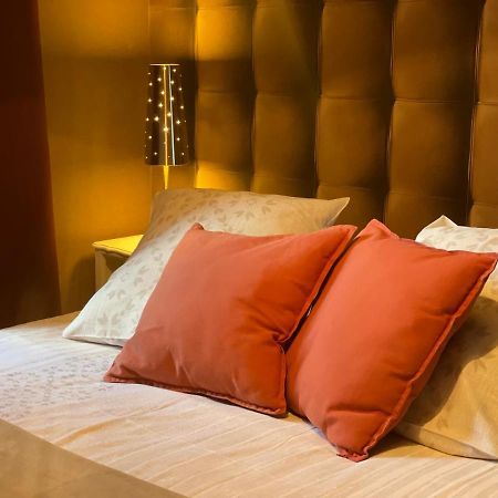 Les 3 Rois By Yy Otel Villers-Bocage  Dış mekan fotoğraf