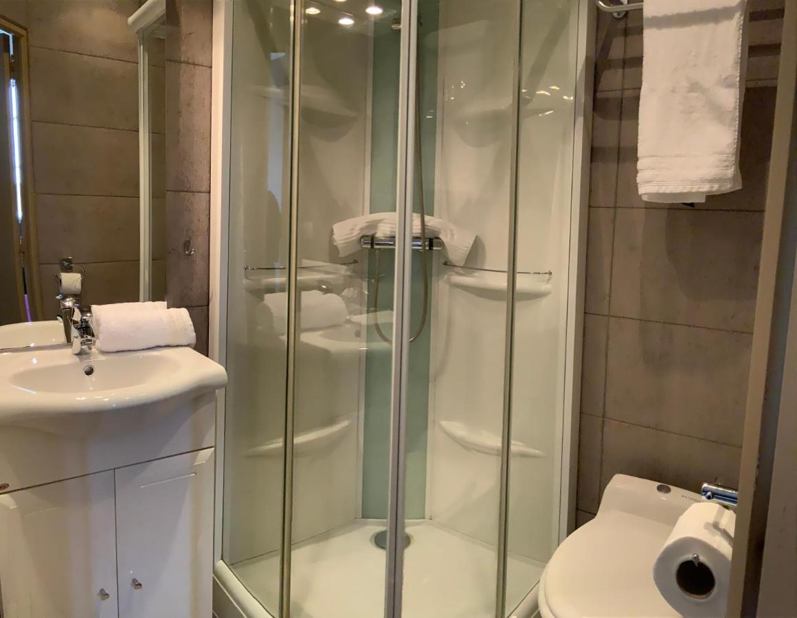 Les 3 Rois By Yy Otel Villers-Bocage  Dış mekan fotoğraf