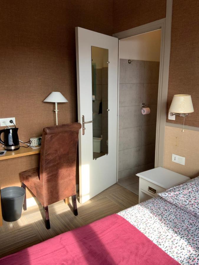 Les 3 Rois By Yy Otel Villers-Bocage  Dış mekan fotoğraf