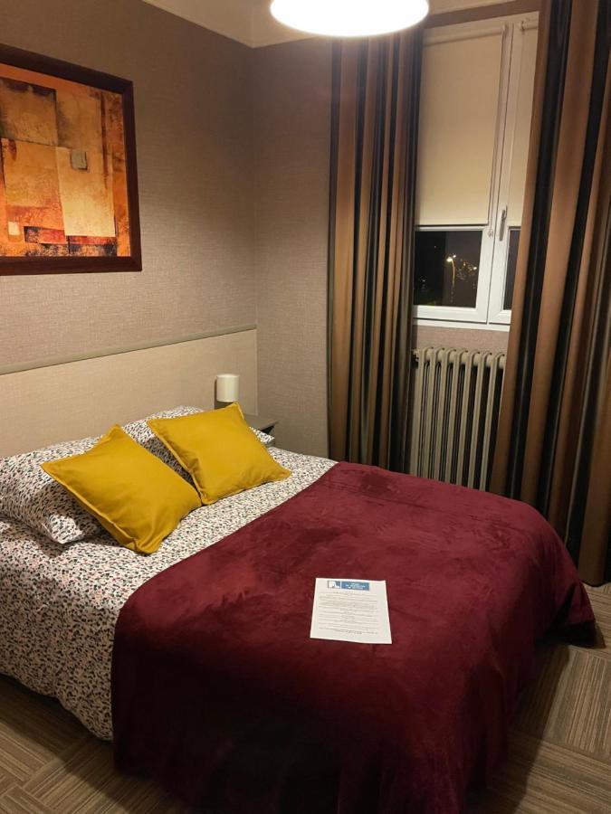 Les 3 Rois By Yy Otel Villers-Bocage  Dış mekan fotoğraf