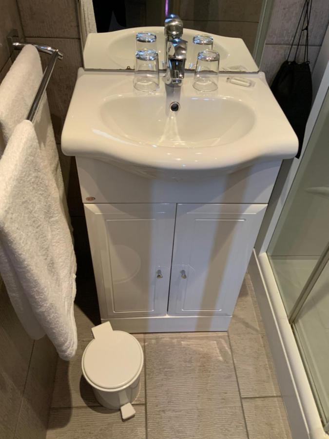 Les 3 Rois By Yy Otel Villers-Bocage  Dış mekan fotoğraf